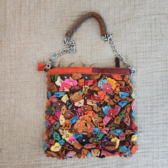 Vintage Leather Shoulder purse with riveted studded flower Hobo Hippie design - Picture 7 of 13